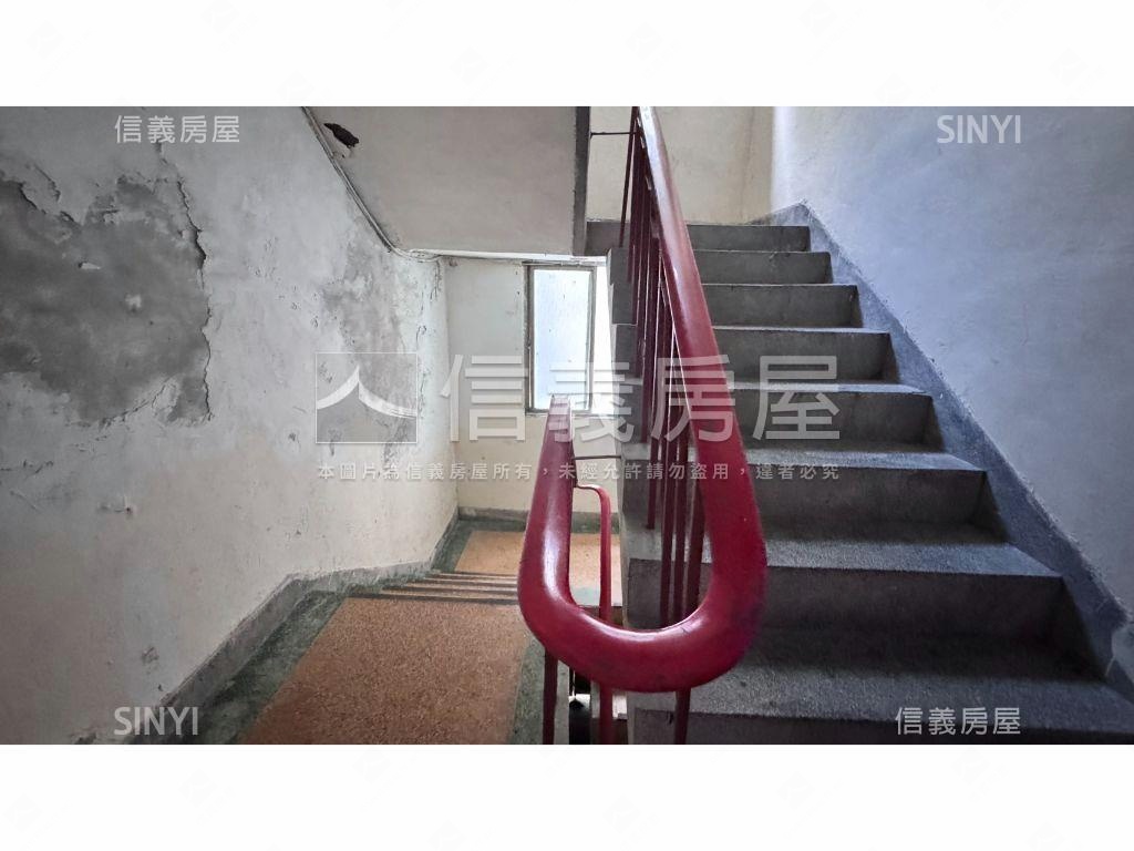 方正一層一戶公寓二樓房屋室內格局與周邊環境