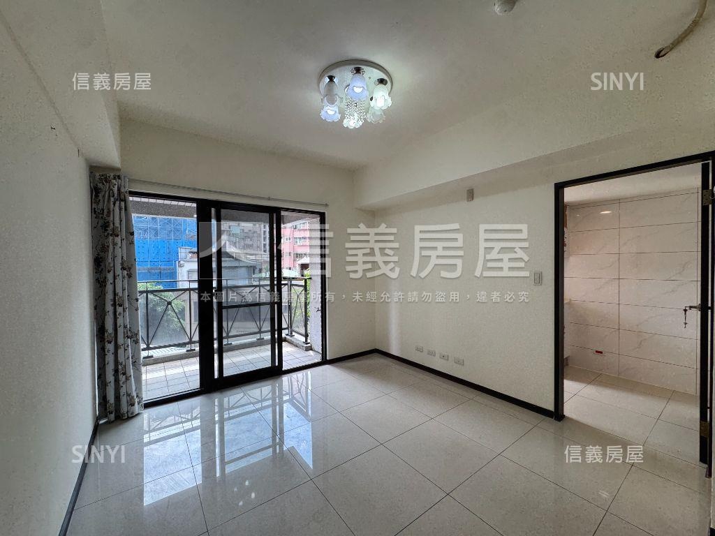 主推康寧屋齡新兩房屋況佳房屋室內格局與周邊環境