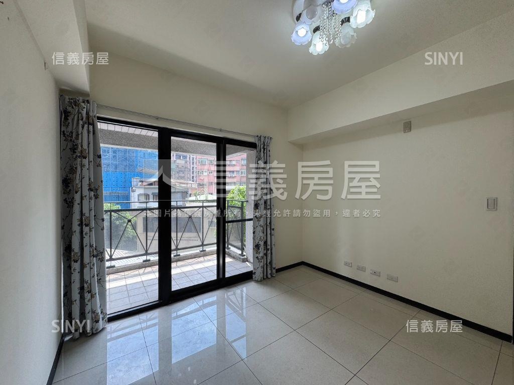 主推康寧屋齡新兩房屋況佳房屋室內格局與周邊環境