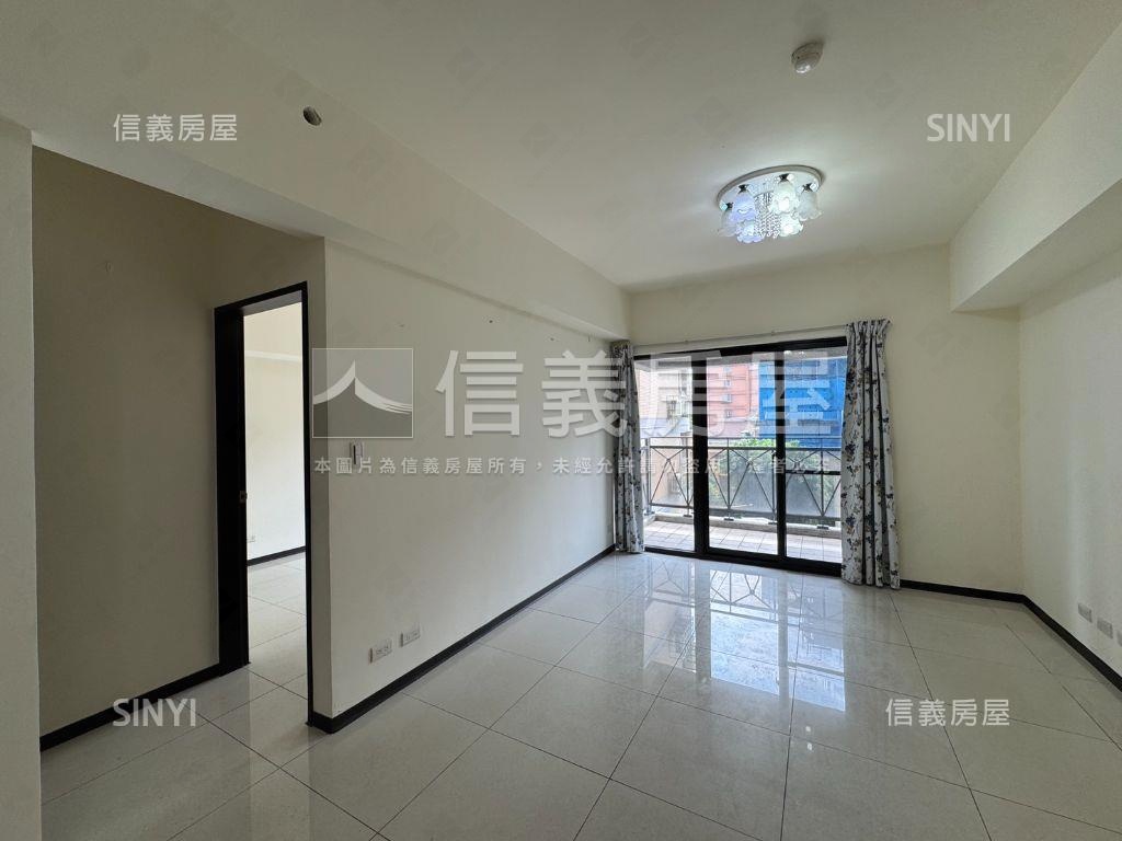 主推康寧屋齡新兩房屋況佳房屋室內格局與周邊環境