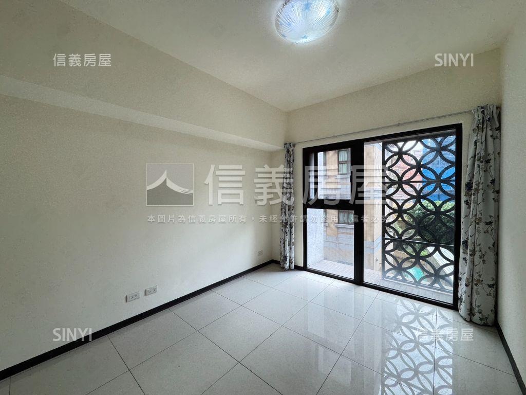 主推康寧屋齡新兩房屋況佳房屋室內格局與周邊環境