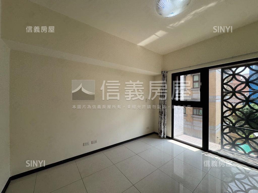 主推康寧屋齡新兩房屋況佳房屋室內格局與周邊環境