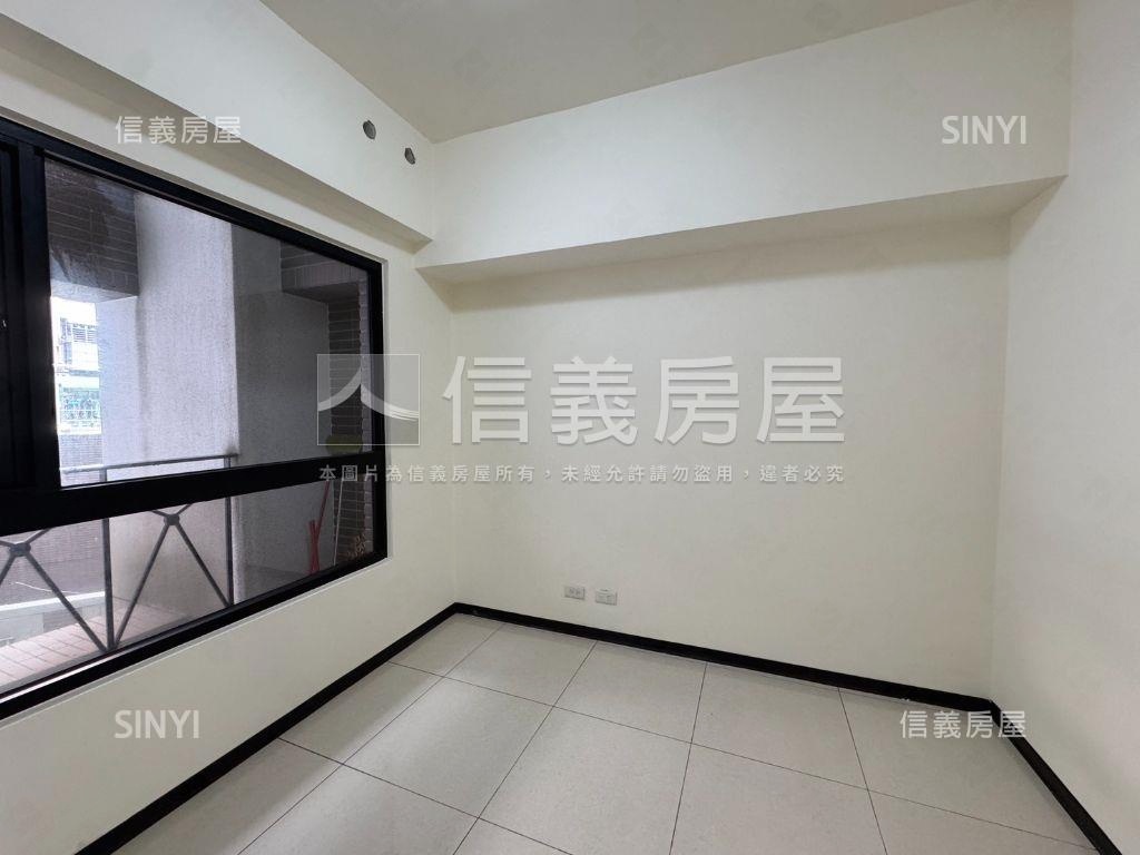 主推康寧屋齡新兩房屋況佳房屋室內格局與周邊環境