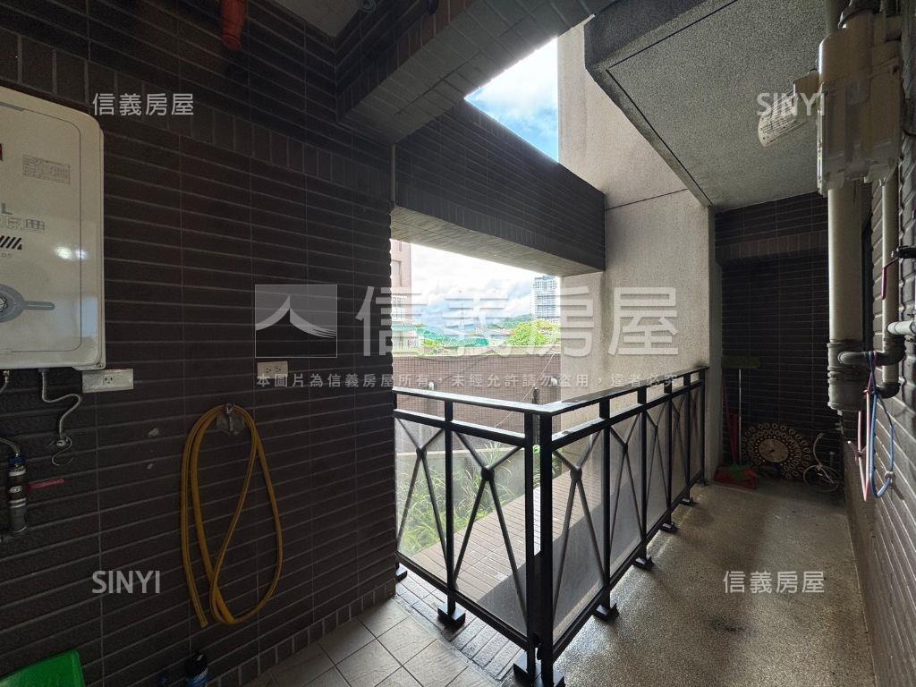 主推康寧屋齡新兩房屋況佳房屋室內格局與周邊環境