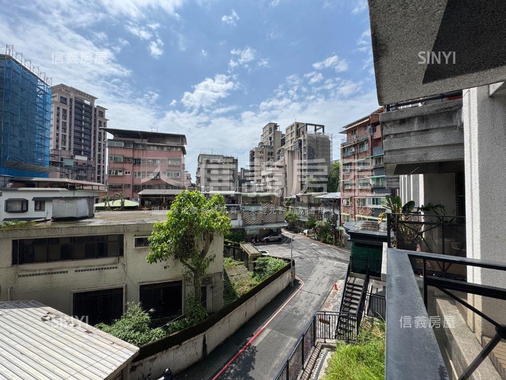 主推康寧屋齡新兩房屋況佳房屋室內格局與周邊環境