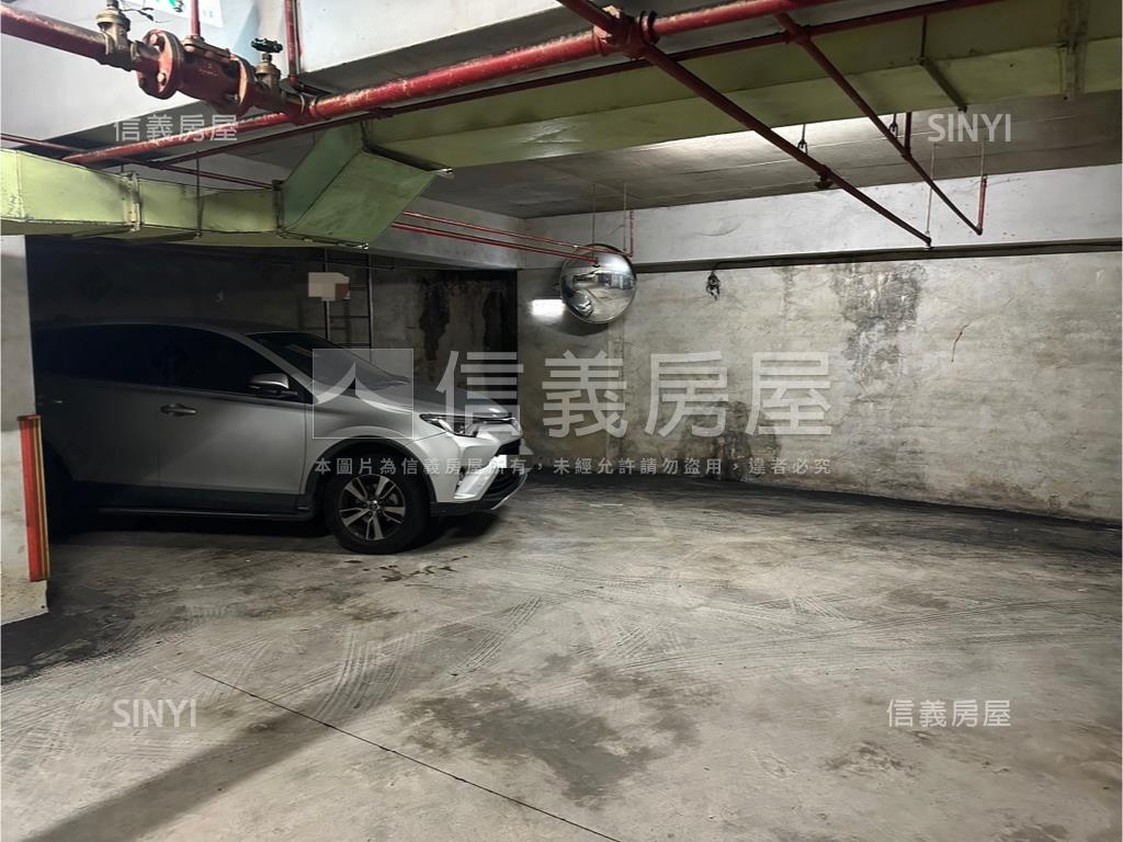 忠孝名宮平面大車位房屋室內格局與周邊環境