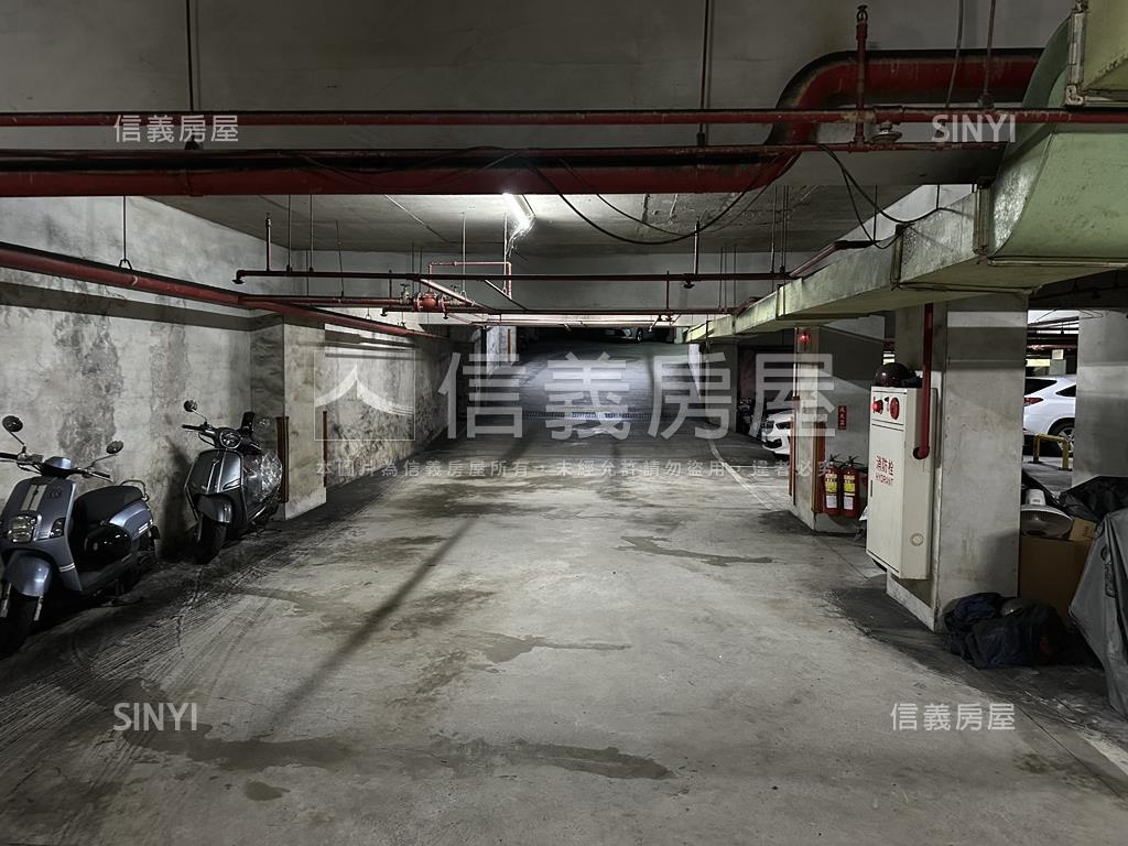 忠孝名宮平面大車位房屋室內格局與周邊環境