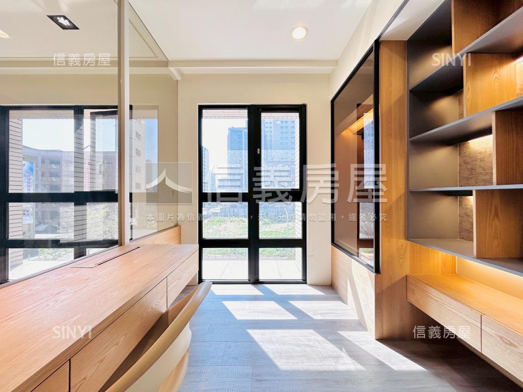 專任經國Ｃｉｔｙ三房車位房屋室內格局與周邊環境