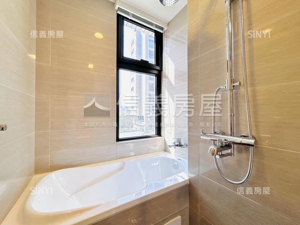 專任經國Ｃｉｔｙ三房車位房屋室內格局與周邊環境