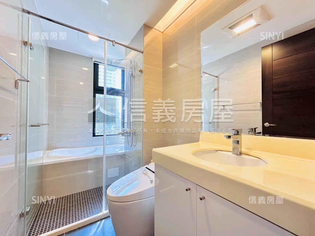 專任經國Ｃｉｔｙ三房車位房屋室內格局與周邊環境