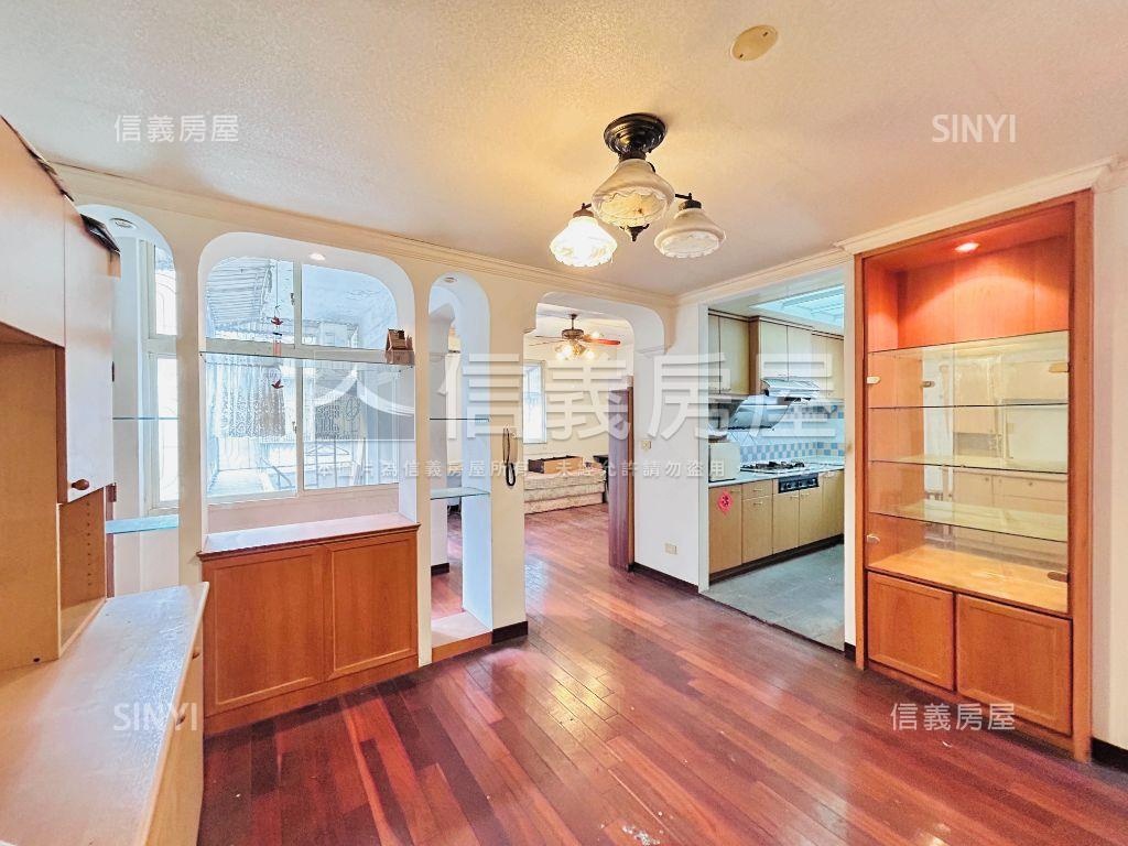 桃園市區育樂街３樓美寓房屋室內格局與周邊環境