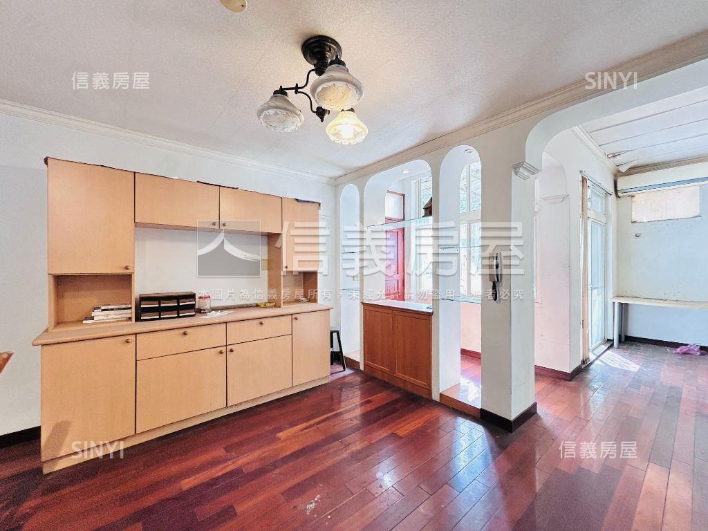 桃園市區育樂街３樓美寓房屋室內格局與周邊環境