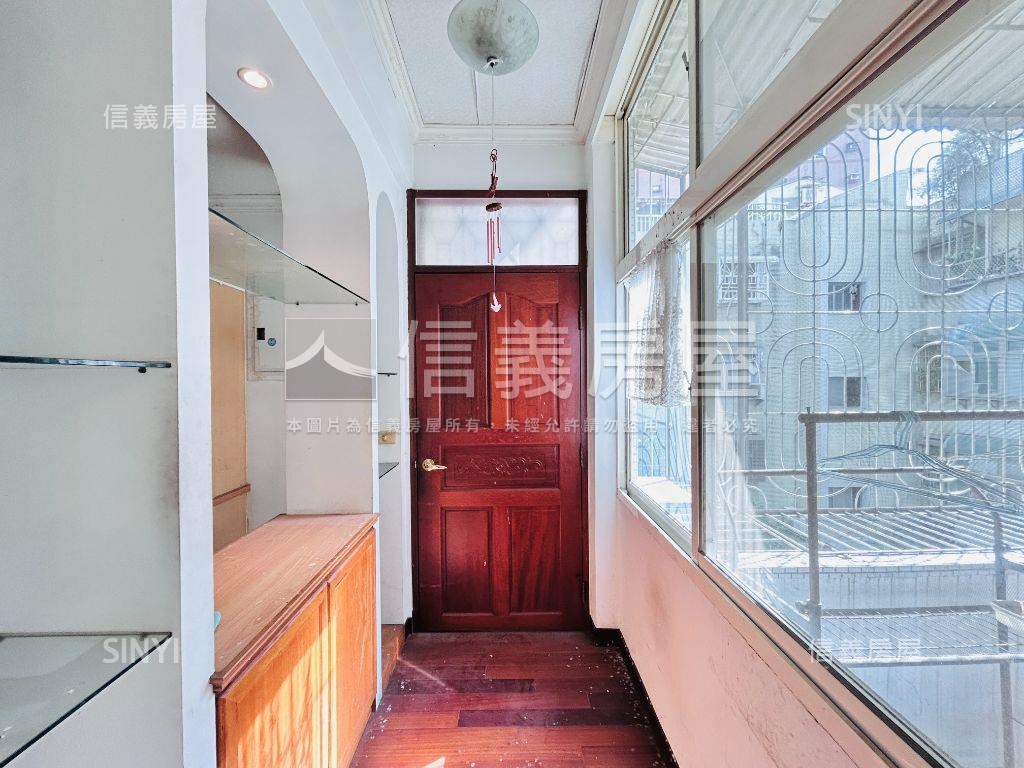 桃園市區育樂街３樓美寓房屋室內格局與周邊環境