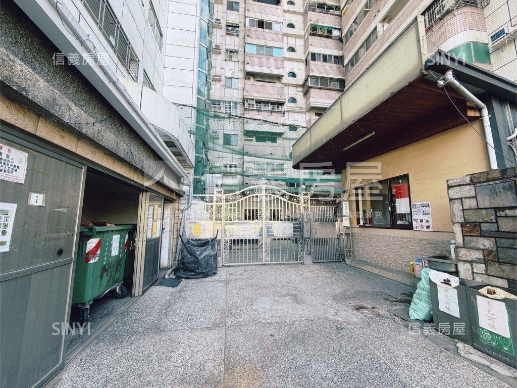 潭子四房車位視野戶房屋室內格局與周邊環境