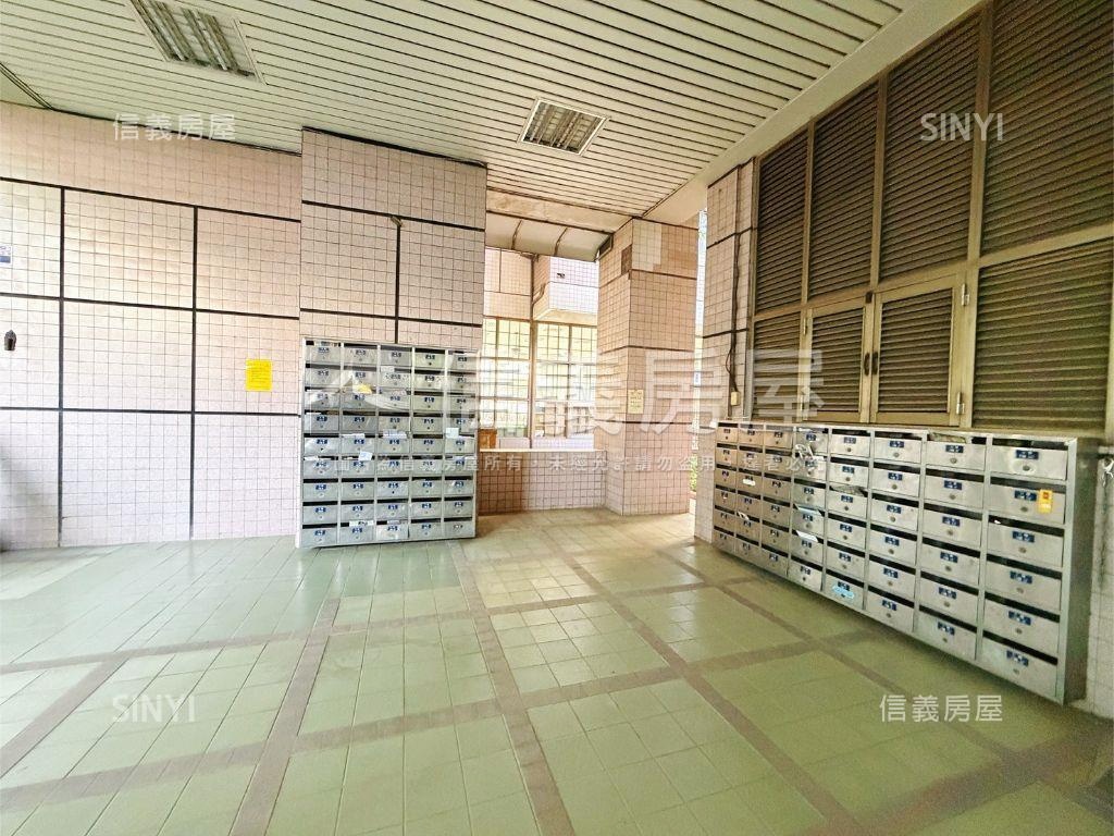 潭子四房車位視野戶房屋室內格局與周邊環境