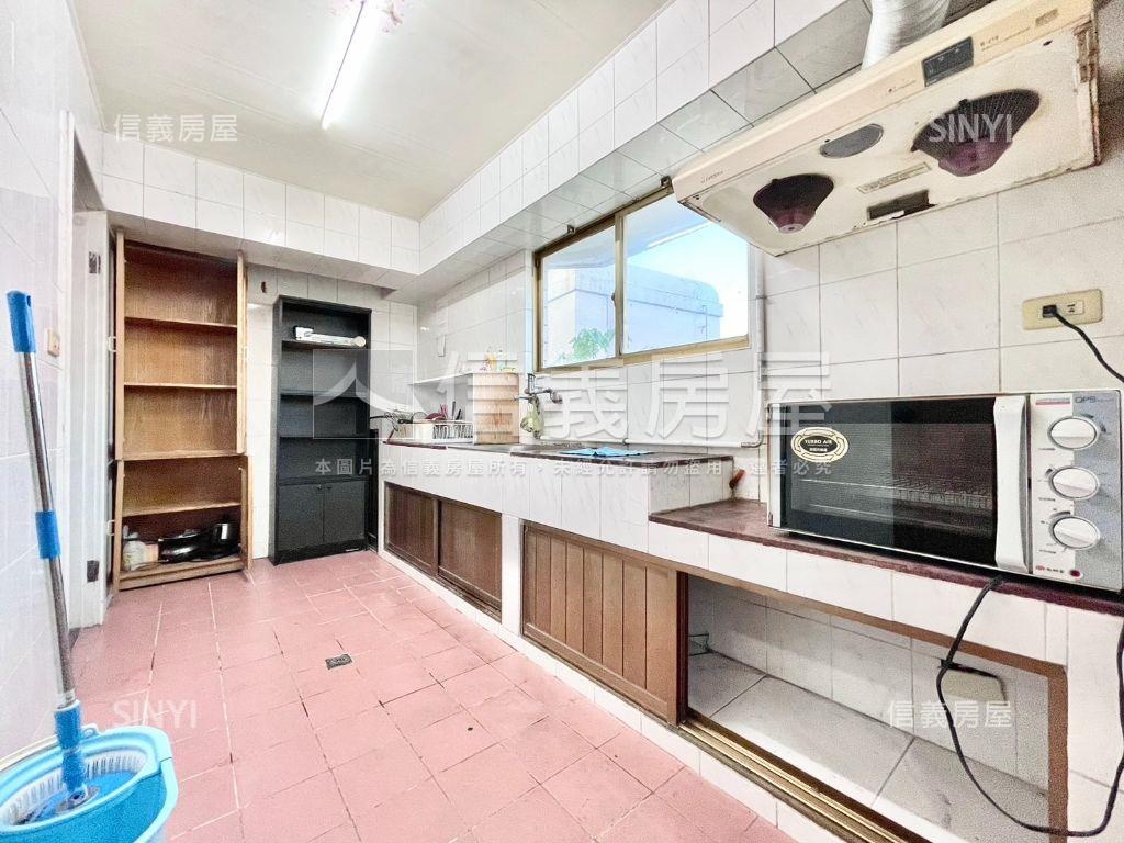 三代同堂看這間房屋室內格局與周邊環境