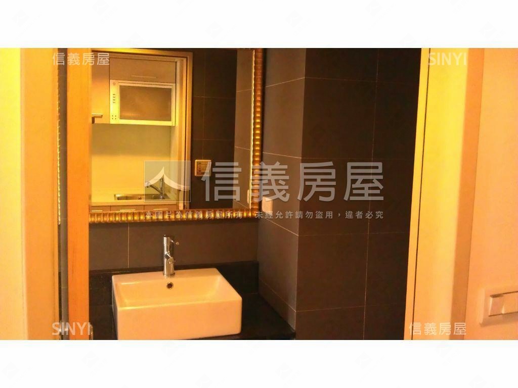 專任。四季紐約Ａ棟景觀戶房屋室內格局與周邊環境