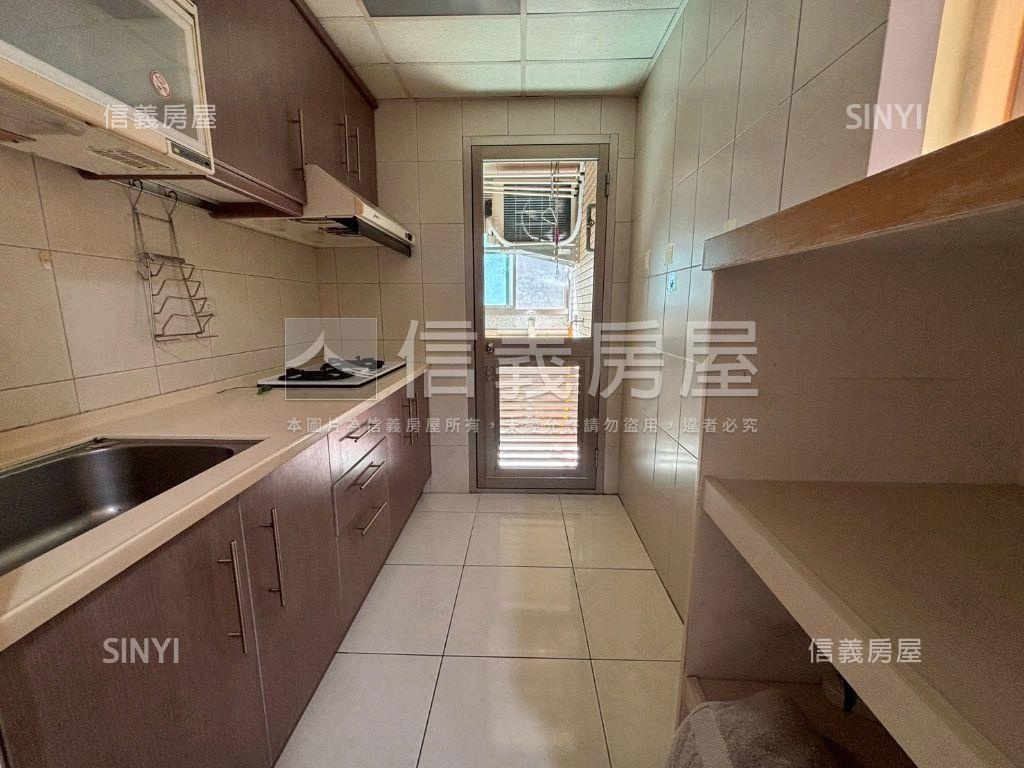 仙境樹海兩房車位房屋室內格局與周邊環境