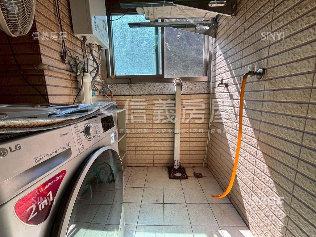 仙境樹海兩房車位房屋室內格局與周邊環境