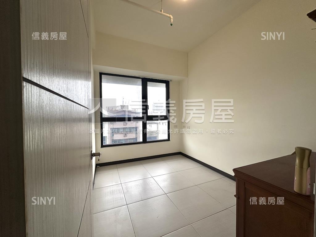 成大城明亮三房車位房屋室內格局與周邊環境