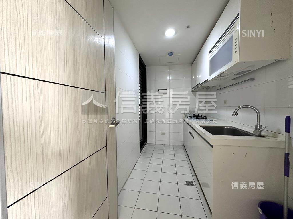 成大城明亮三房車位房屋室內格局與周邊環境