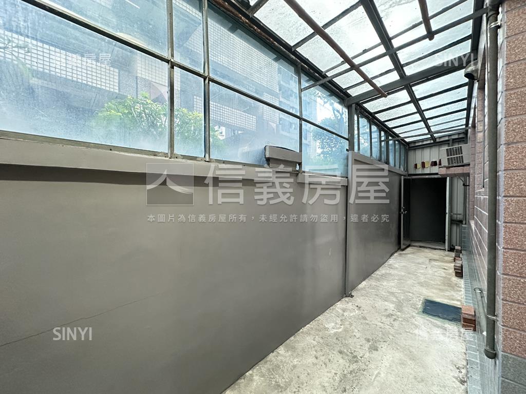 民權路方正免爬高一樓房屋室內格局與周邊環境