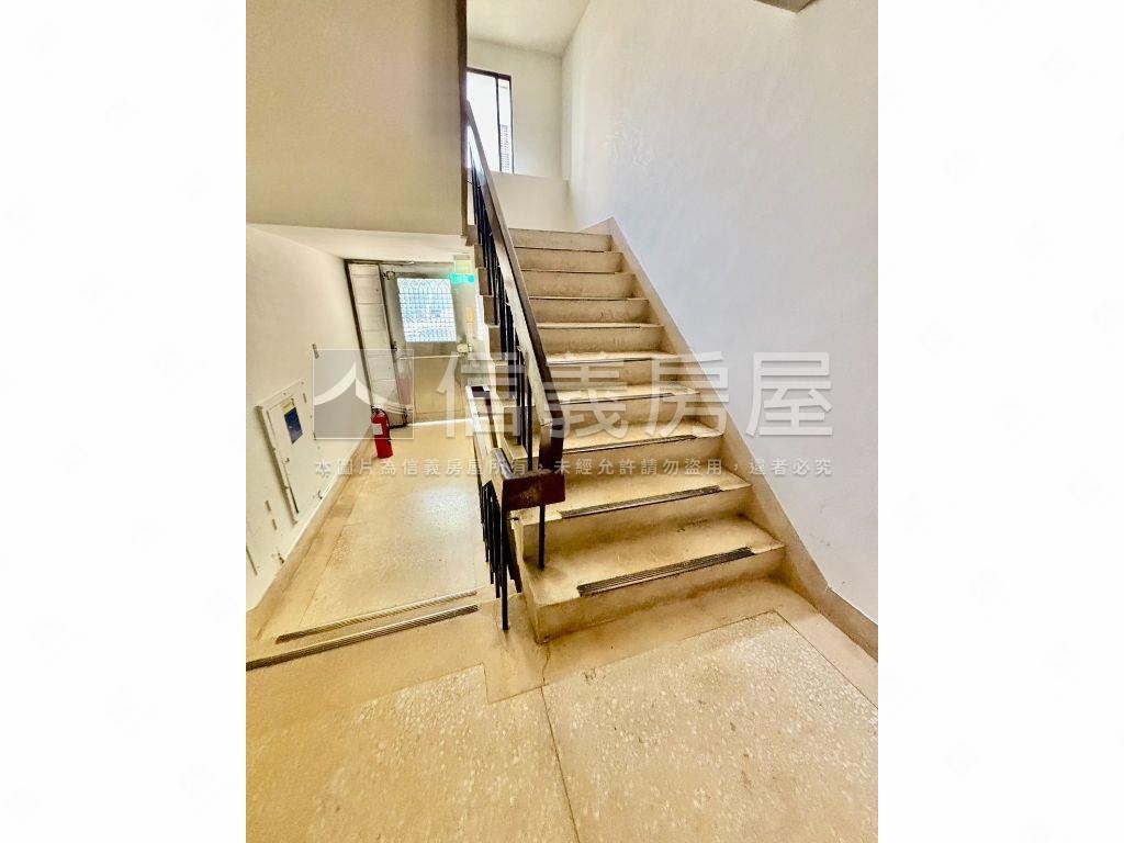 中正陽光電梯三房房屋室內格局與周邊環境