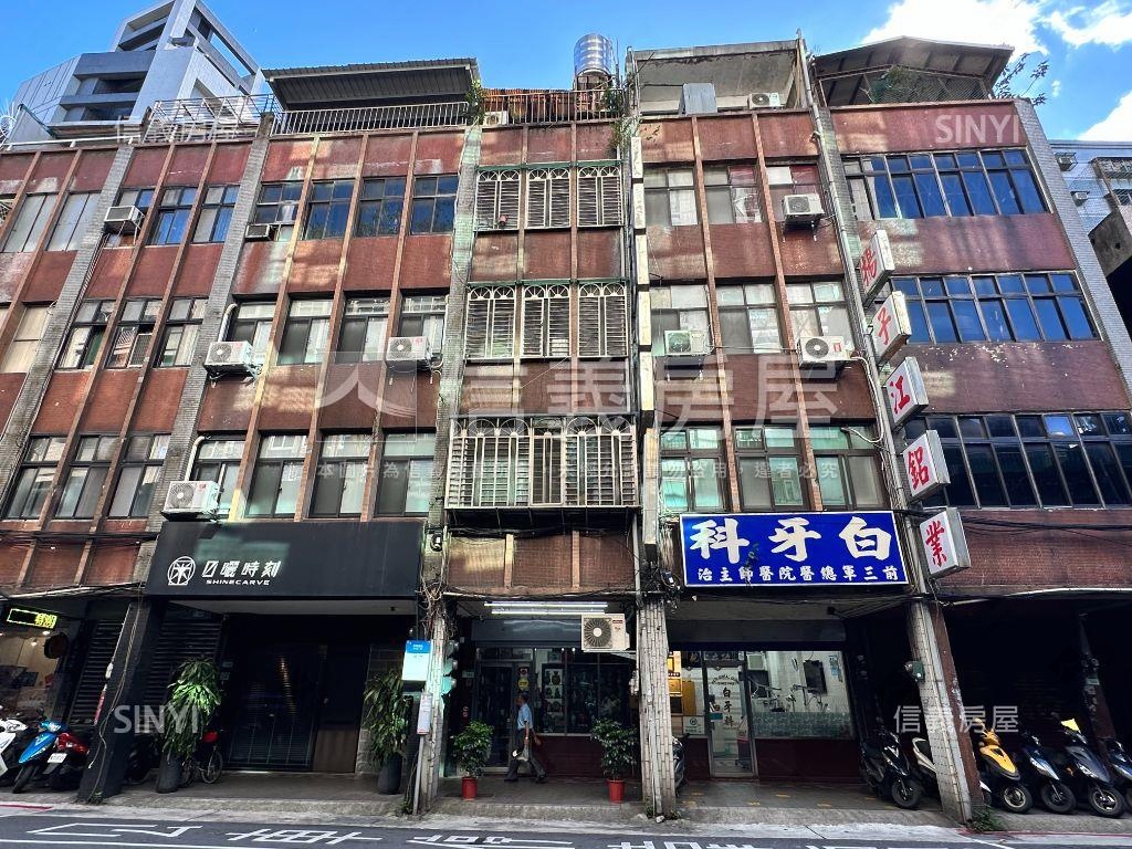 正西寧南路內梯頂加房屋室內格局與周邊環境