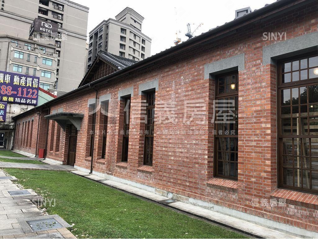 正西寧南路內梯頂加房屋室內格局與周邊環境