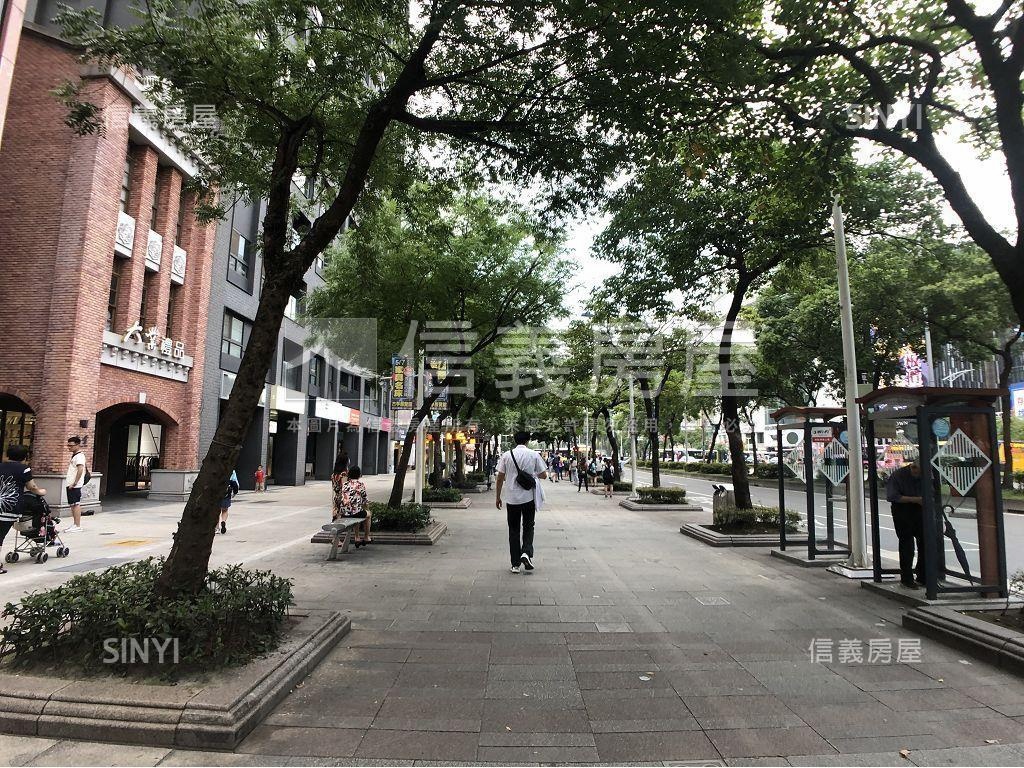 正西寧南路內梯頂加房屋室內格局與周邊環境
