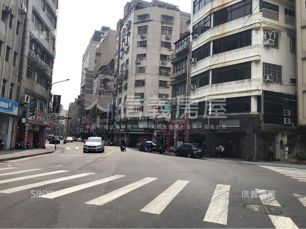 正西寧南路內梯頂加房屋室內格局與周邊環境
