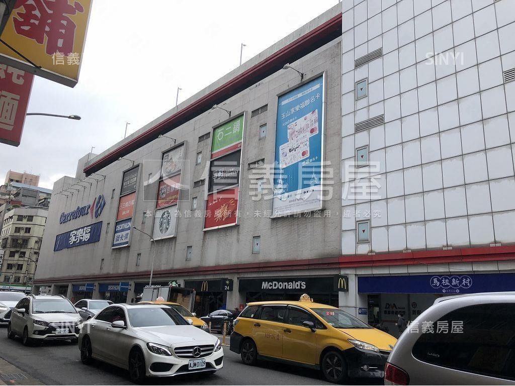 正西寧南路內梯頂加房屋室內格局與周邊環境
