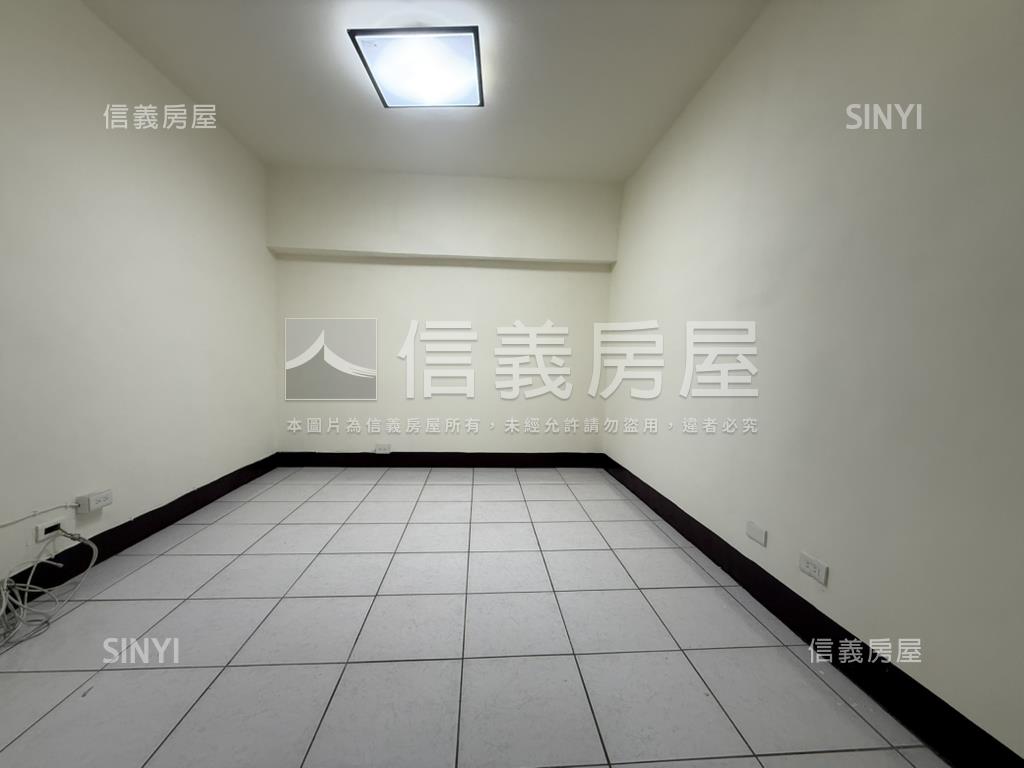 領帶城精美附平車房屋室內格局與周邊環境