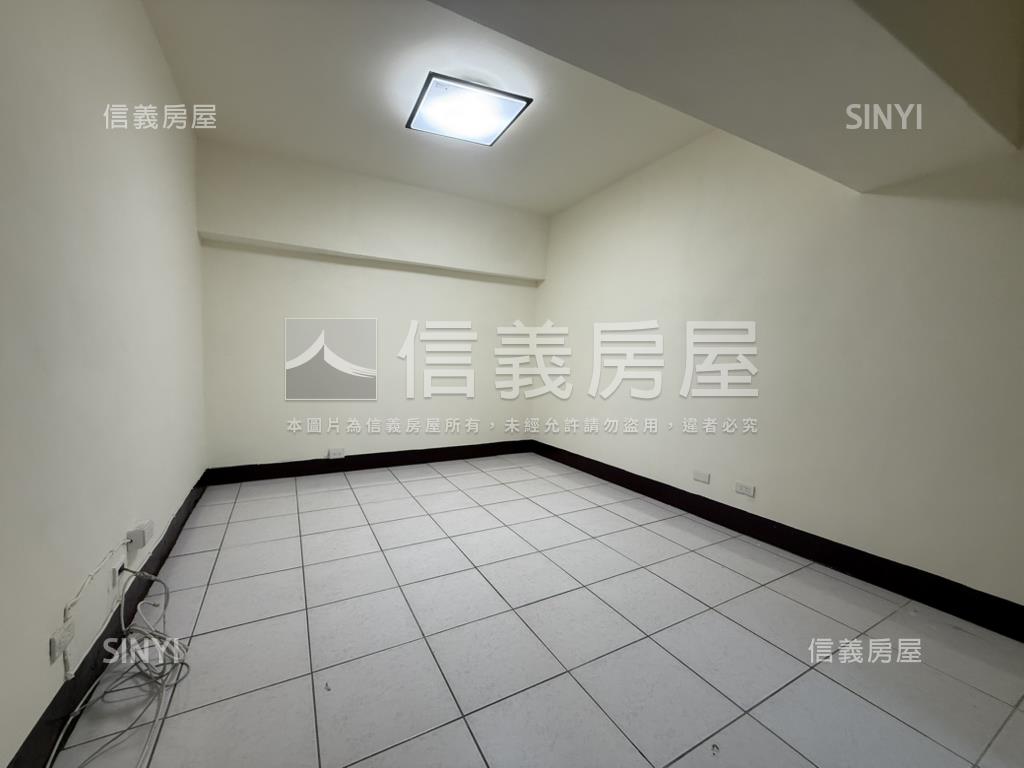 領帶城精美附平車房屋室內格局與周邊環境