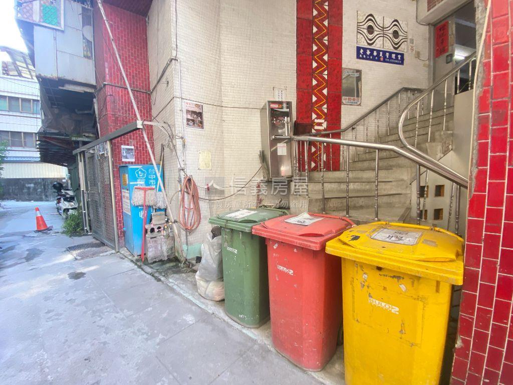 急！近中國醫１１坪美套房房屋室內格局與周邊環境
