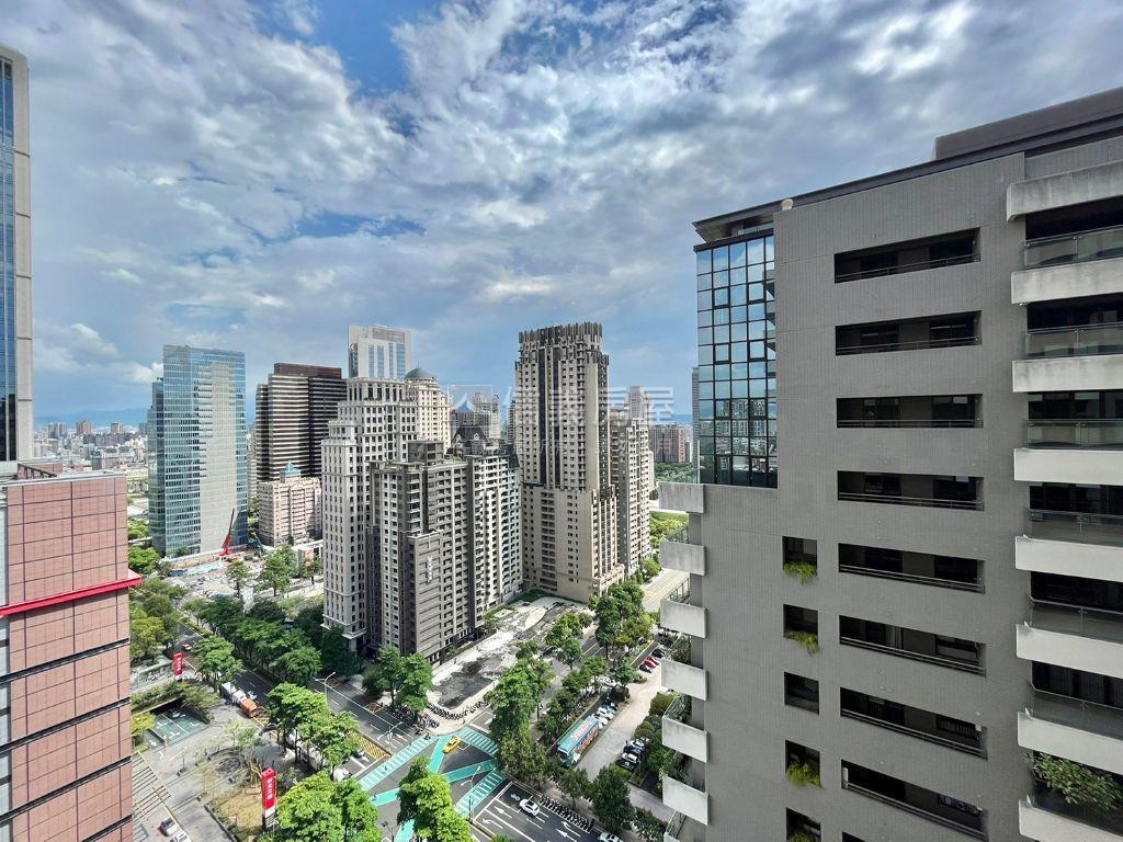由鉅大謙高樓層裝潢美宅房屋室內格局與周邊環境