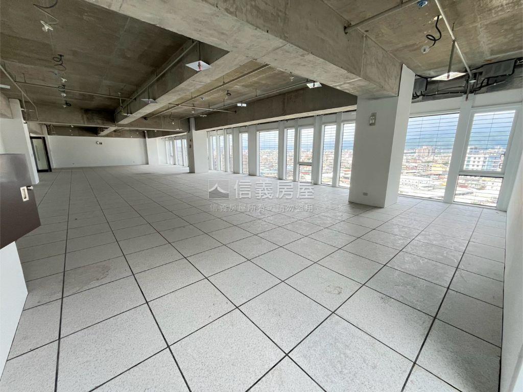 軟體科學園區高樓層商辦房屋室內格局與周邊環境