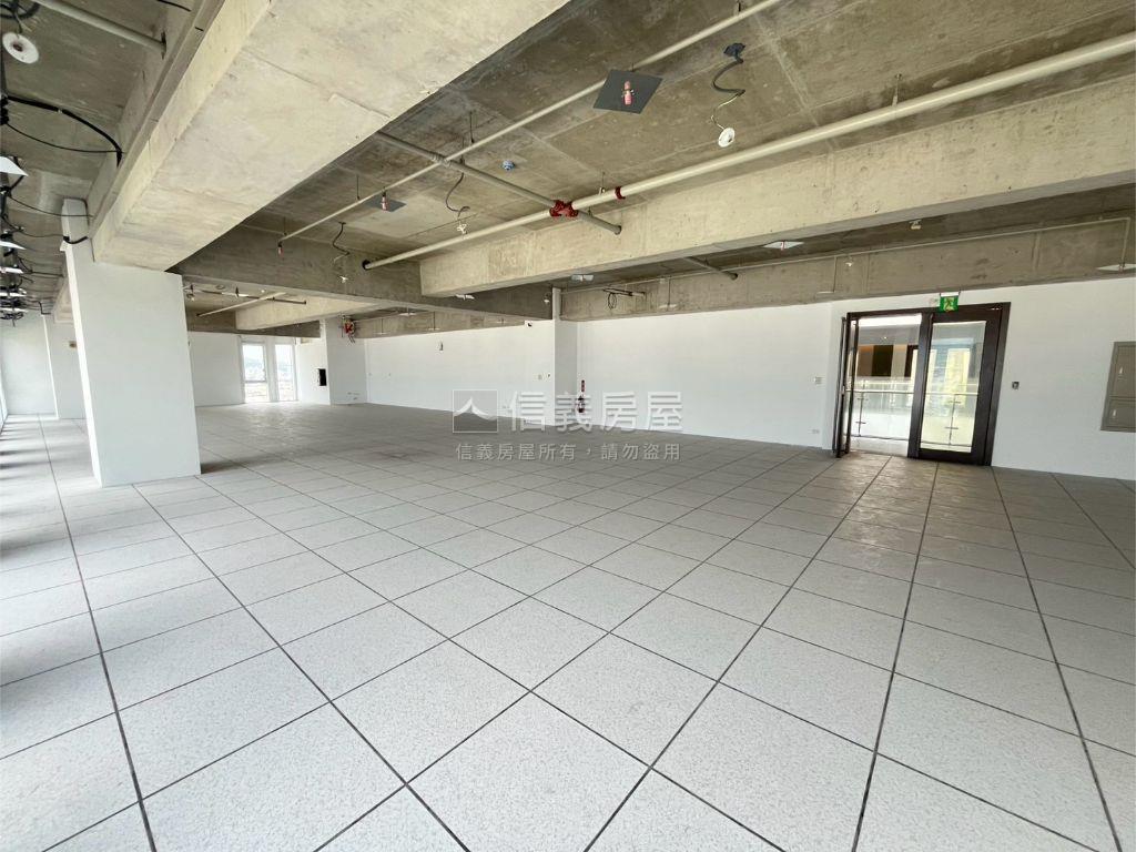 軟體科學園區高樓層商辦房屋室內格局與周邊環境