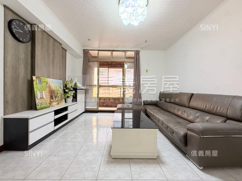 河堤愜意溫馨美宅房屋室內格局與周邊環境