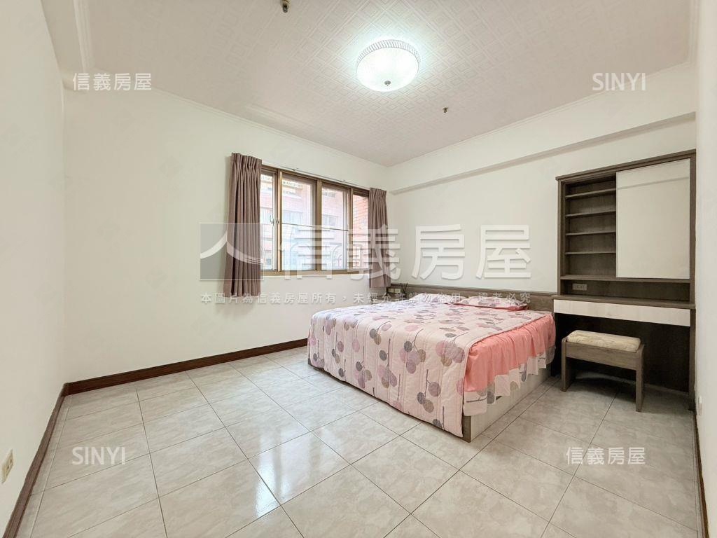 河堤愜意溫馨美宅房屋室內格局與周邊環境