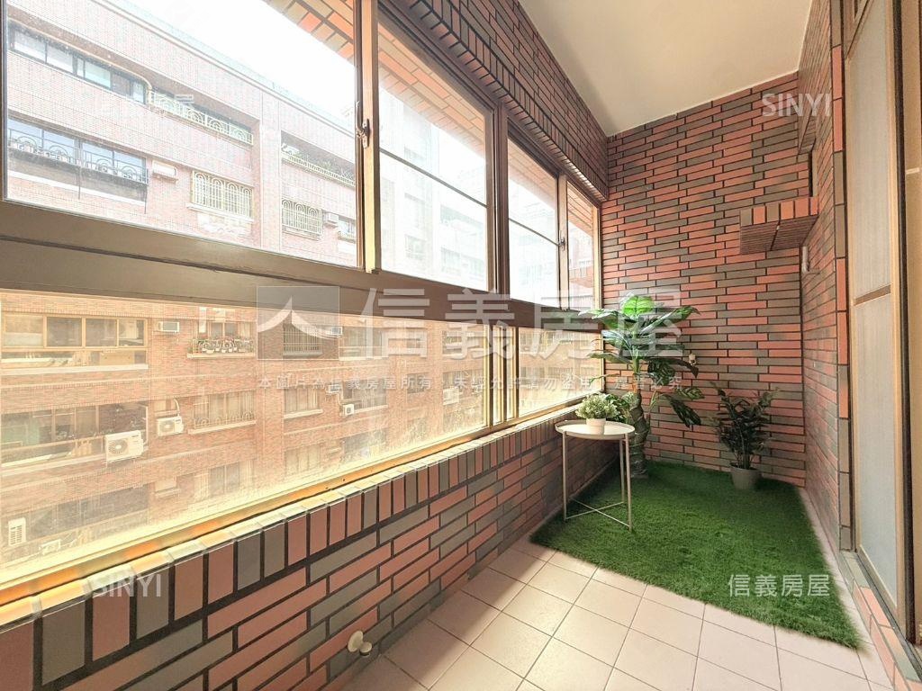 河堤愜意溫馨美宅房屋室內格局與周邊環境