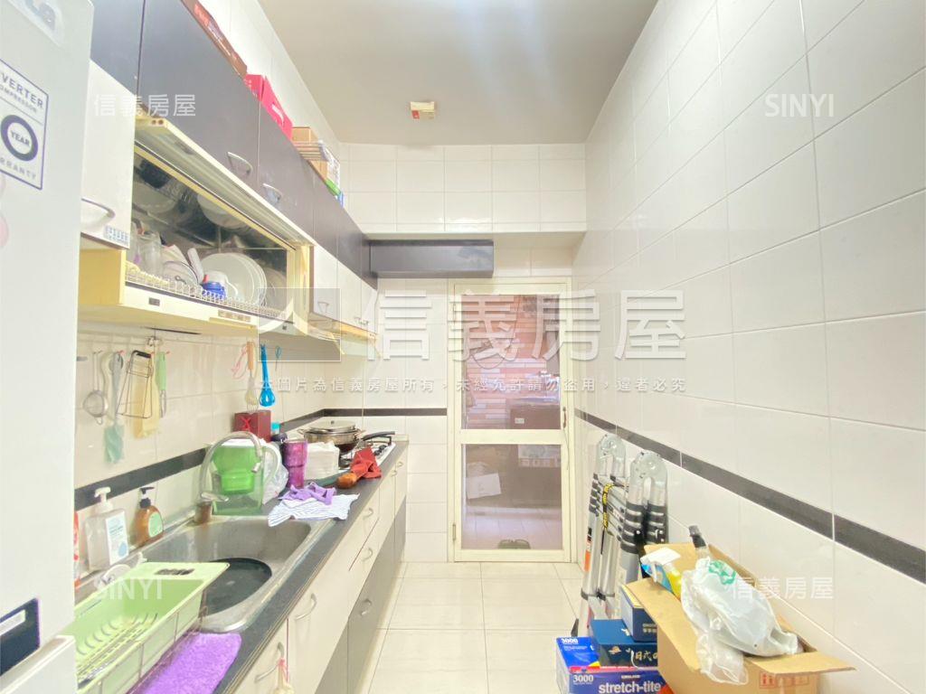 決心處理楠加州三房平車房屋室內格局與周邊環境