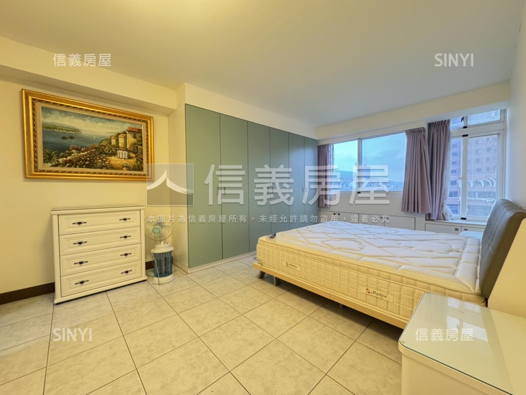 觀賞愛河採光明亮大三房房屋室內格局與周邊環境