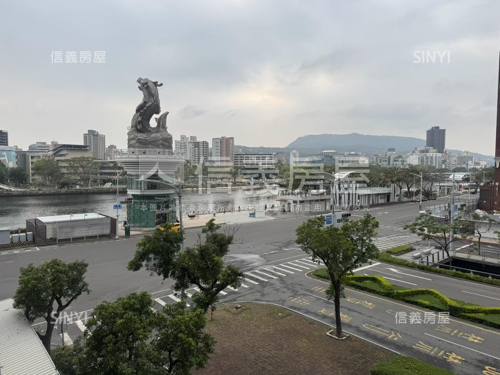 觀賞愛河採光明亮大三房房屋室內格局與周邊環境