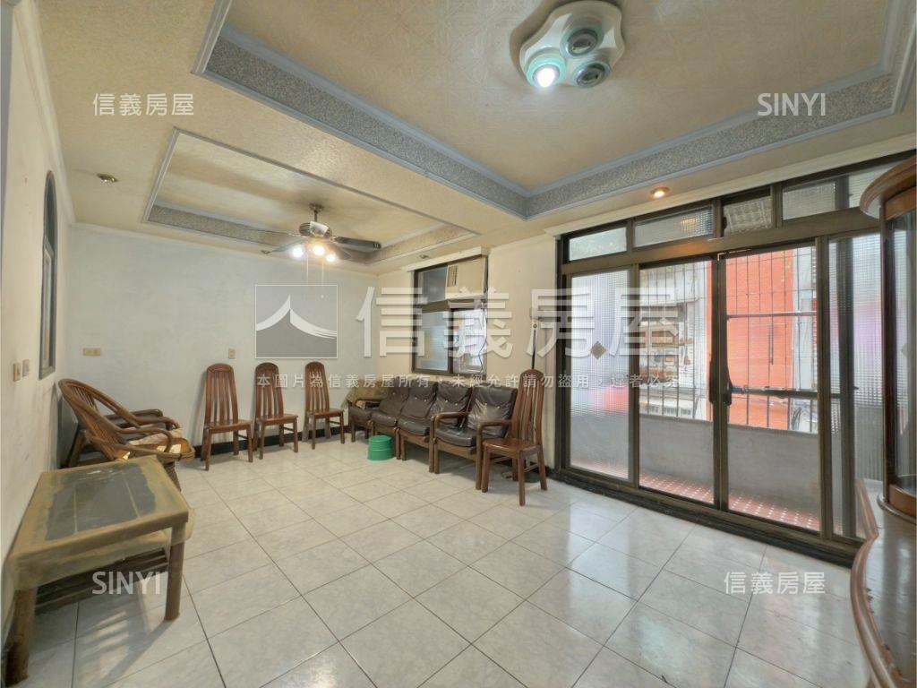 近輕軌方正三樓房屋室內格局與周邊環境