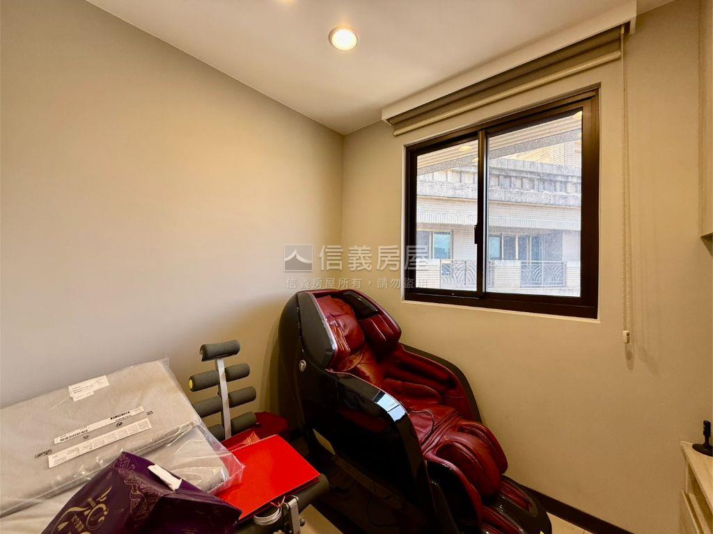 合唐電梯三房尊爵頂戶Ｂ房屋室內格局與周邊環境