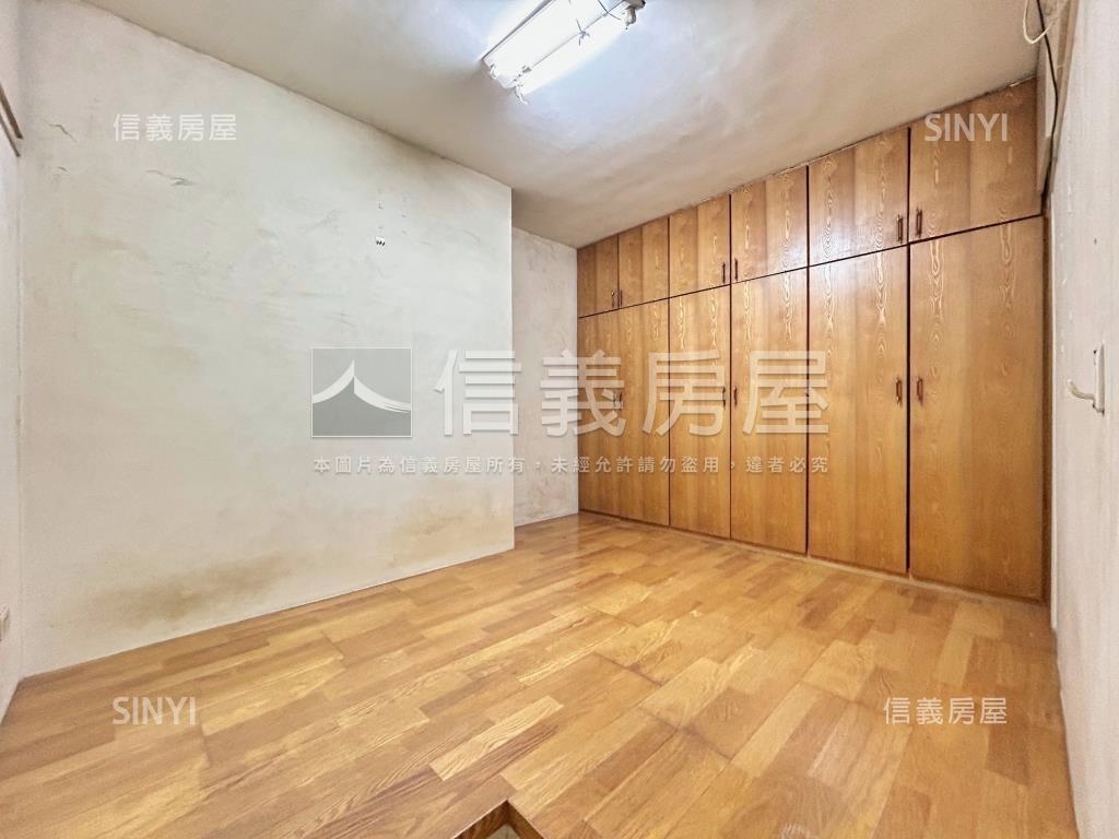 誠意出售！近捷運站公寓房屋室內格局與周邊環境