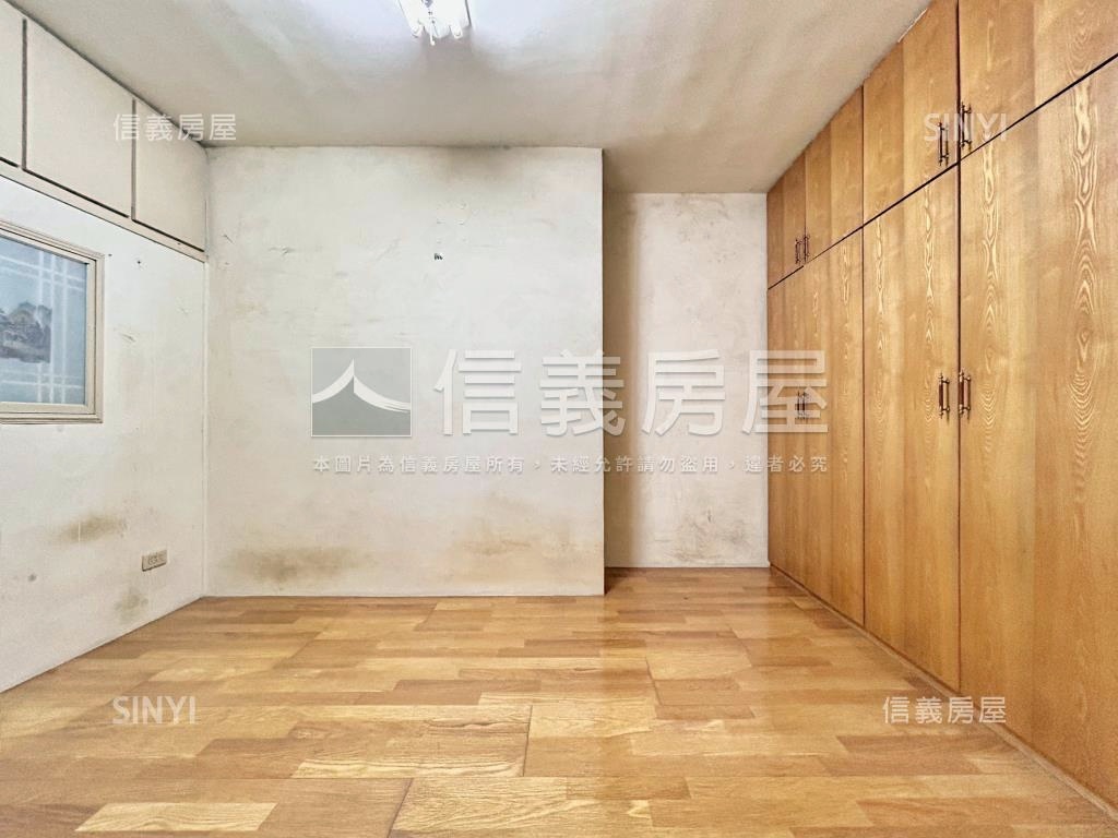 誠意出售！近捷運站公寓房屋室內格局與周邊環境