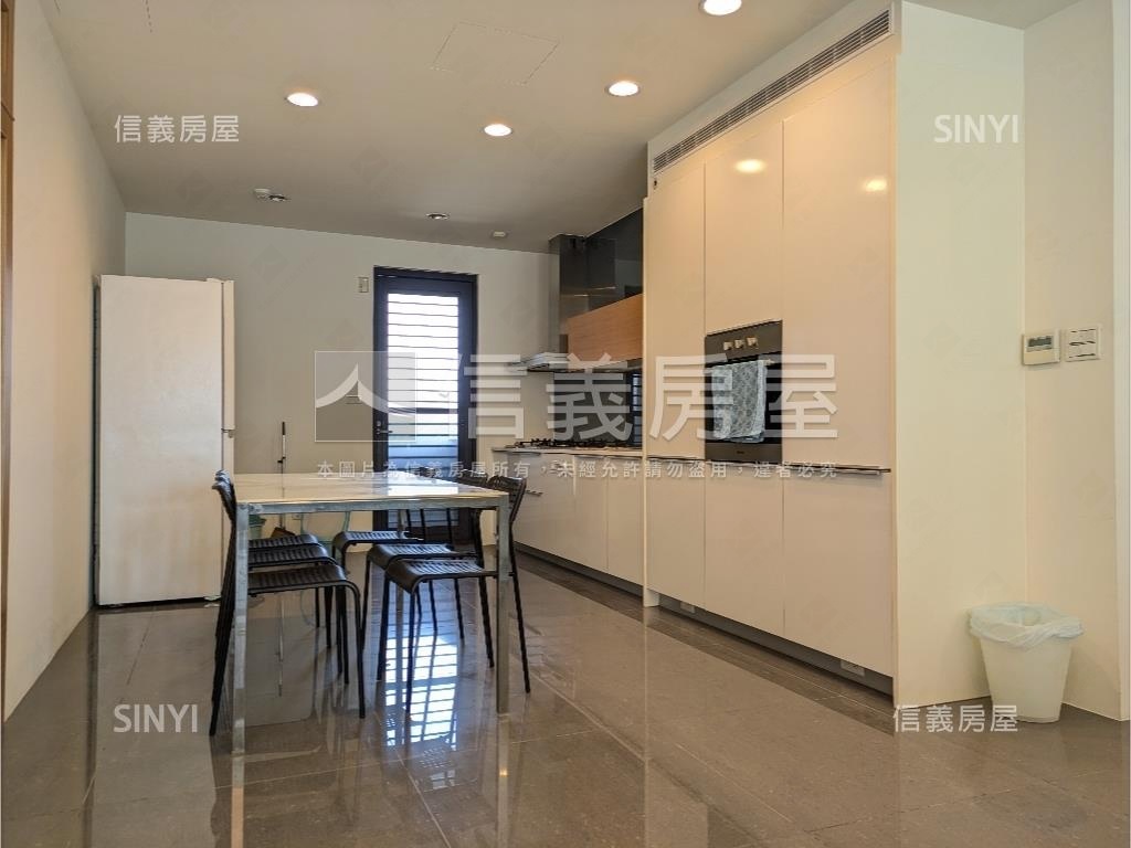 椰林懂厚附雙連號平面車位房屋室內格局與周邊環境