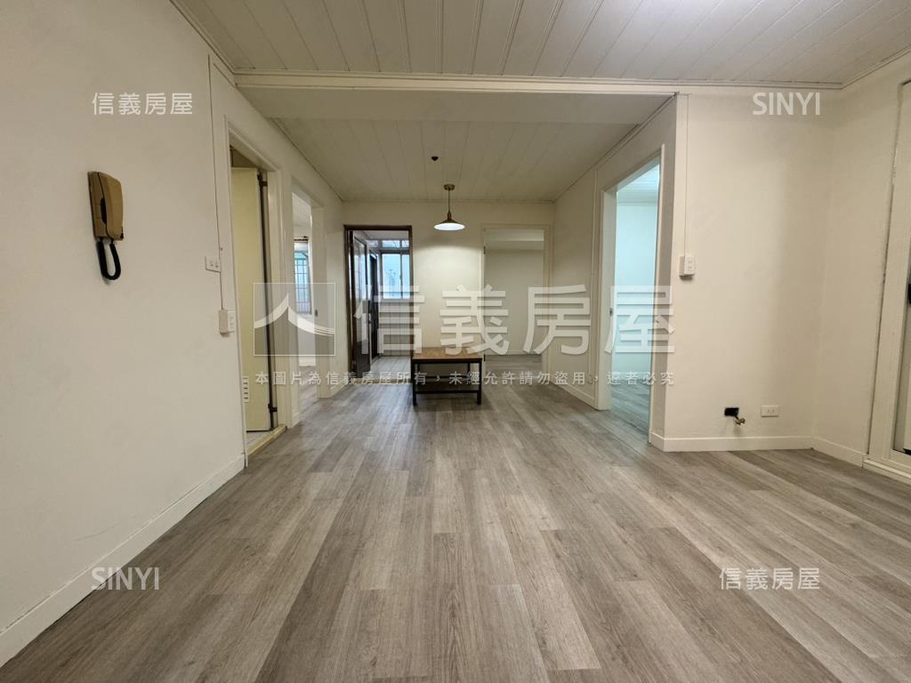 東區美三房車位房屋室內格局與周邊環境